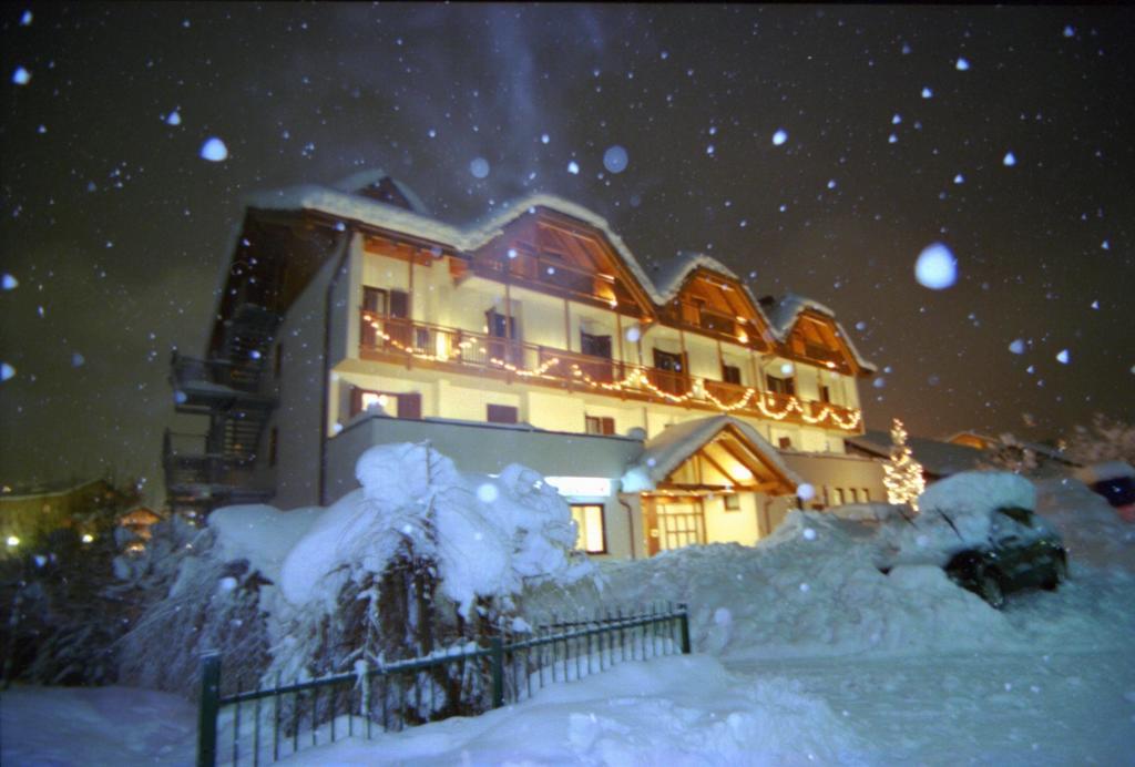 Hotel Canada 안달로 외부 사진